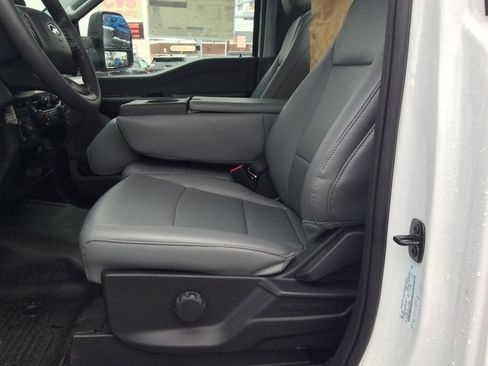 Used 2024 Ford F350 XL w/ Snow Plow Prep Package image 29