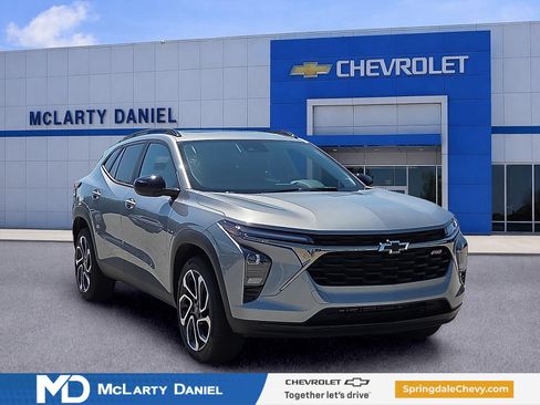 Used 2026 Chevrolet Trax RS w/ Sunroof Package FWD image 1