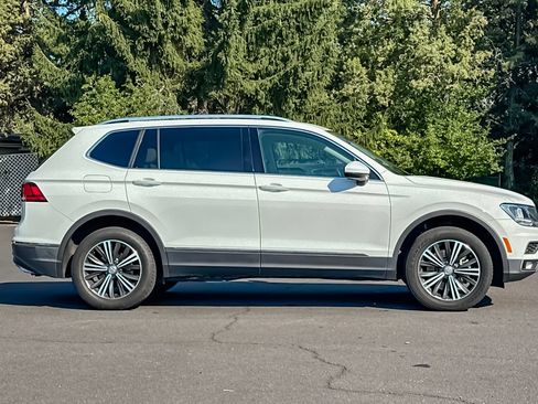 Used 2019 Volkswagen Tiguan SEL w/ 3rd Row Seat Package AWD/4WD image 3