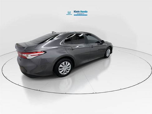 Used 2019 Toyota Camry LE w/ Sunroof Package FWD image 2