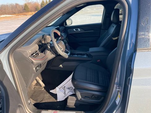 Certified 2025 Ford Explorer ST-Line w/ Premium Package image 9