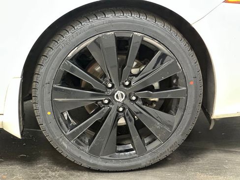 Used 2022 Nissan Altima 2.5 SR w/ Midnight Edition Package FWD image 26