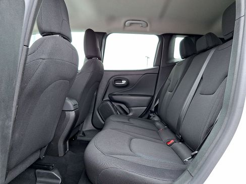 Used 2023 Jeep Renegade Latitude AWD/4WD image 19