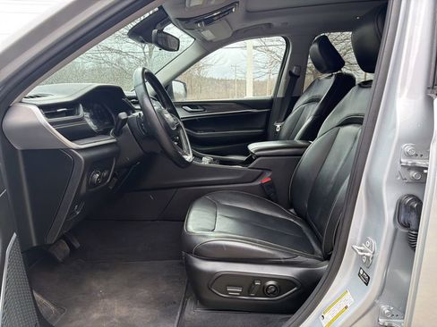 Used 2021 Jeep Grand Cherokee L Limited AWD/4WD image 17