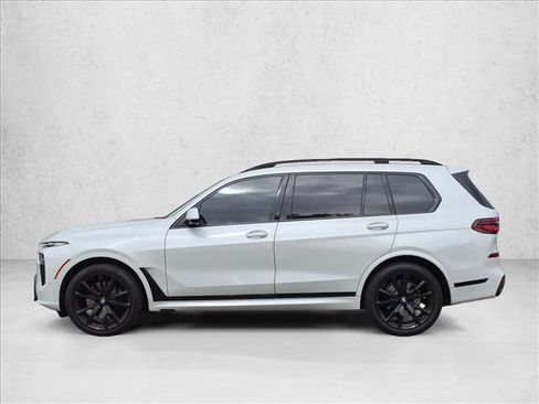 Used 2025 BMW X7 xDrive40i w/ M Sport Package AWD/4WD image 9