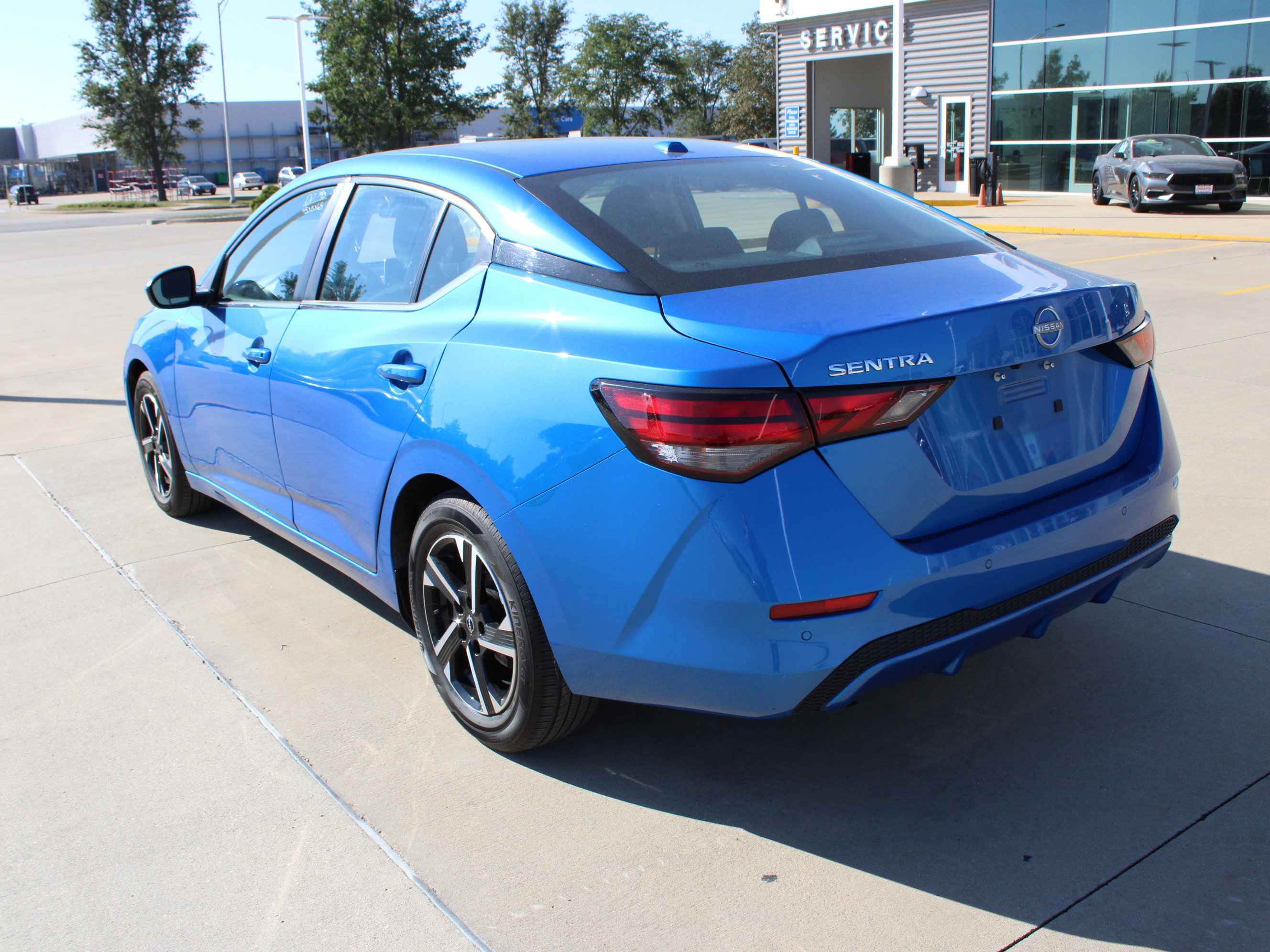Used 2025 Nissan Sentra SV FWD image 4