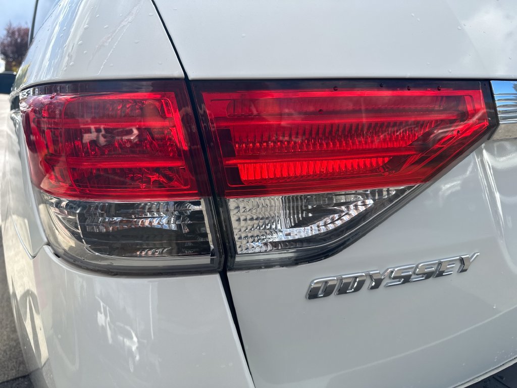 Used 2015 Honda Odyssey EX-L image 10