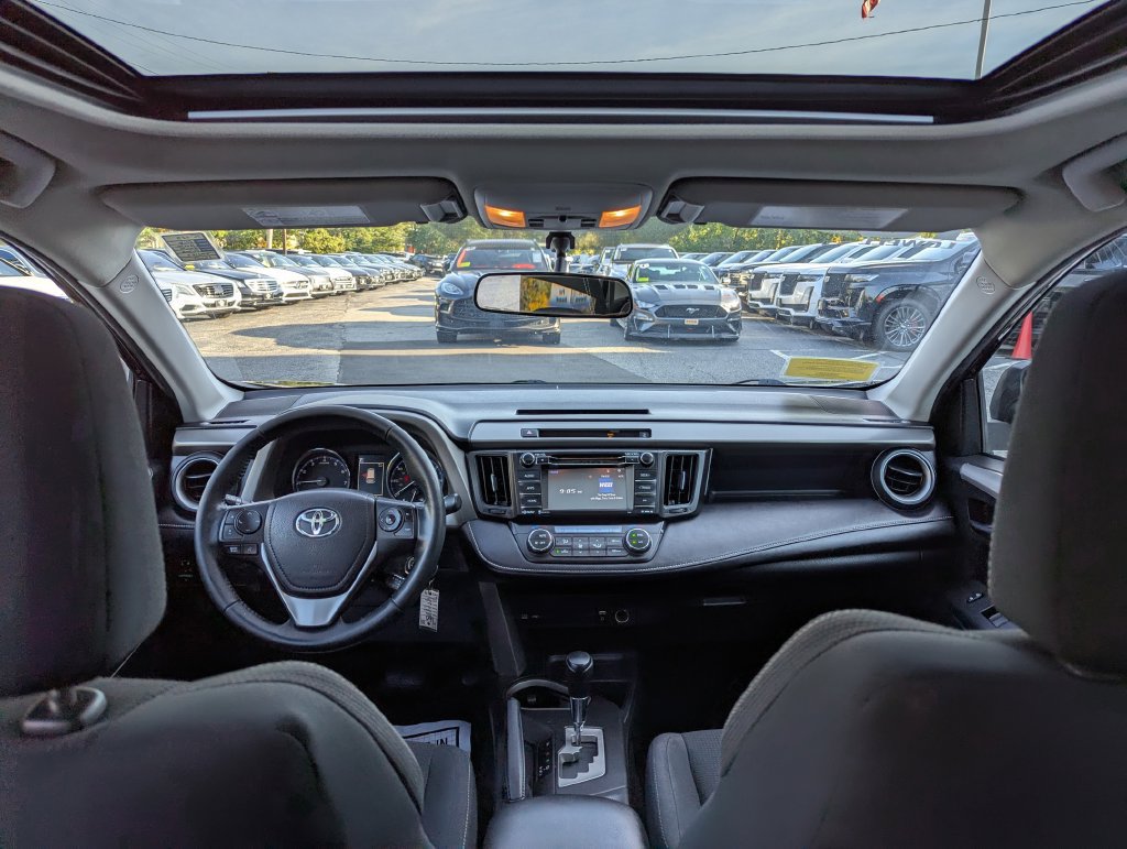 Used 2016 Toyota RAV4 XLE AWD/4WD image 40