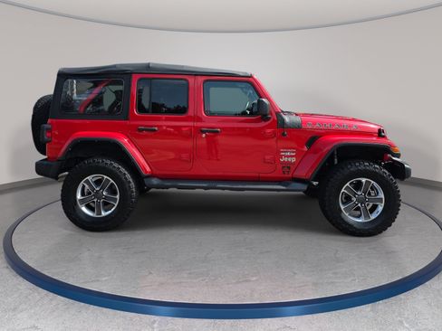 Used 2021 Jeep Wrangler Unlimited Sahara AWD/4WD image 4