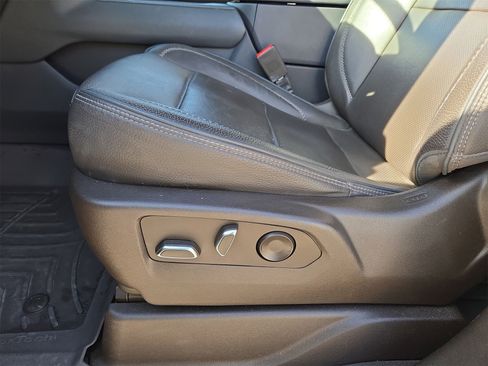 Used 2022 GMC Yukon XL Denali image 17