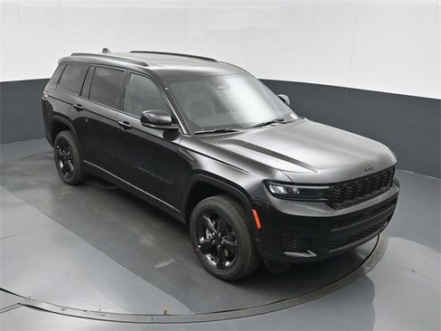 New 2025 Jeep Grand Cherokee L Altitude image 27