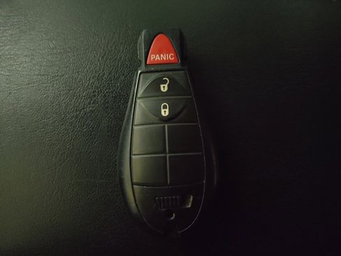 Used 2019 Jeep Cherokee Latitude w/ Popular Appearance Group image 32