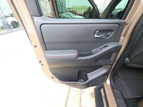 Used 2022 Nissan Frontier Pro-X image 23