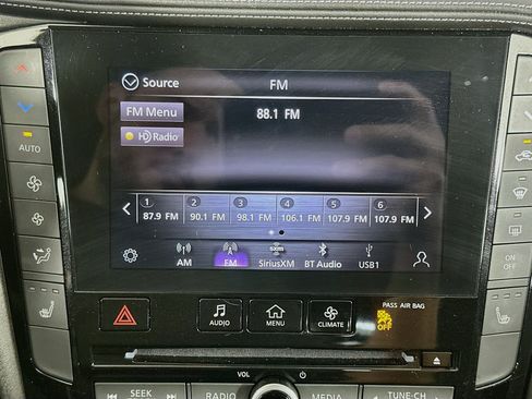 Used 2023 INFINITI QX50 Luxe FWD image 21