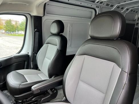 Used 2026 RAM ProMaster 2500 w/ Convenience Group FWD image 17