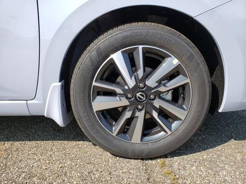 New 2025 Nissan Versa SV w/ Trunk Package image 22