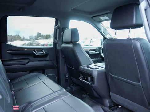 Used 2022 Chevrolet Silverado 1500 LT Trail Boss w/ Convenience Package II image 19