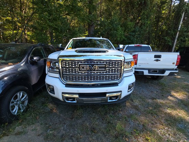 Used 2019 GMC Sierra 2500 Denali w/ Duramax Plus Package AWD/4WD image 10
