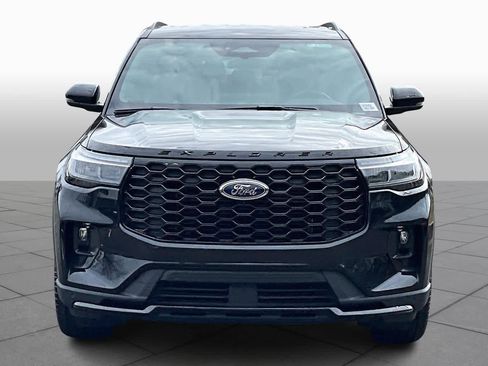 Certified 2025 Ford Explorer ST-Line w/ ST-Line Street Pack image 4