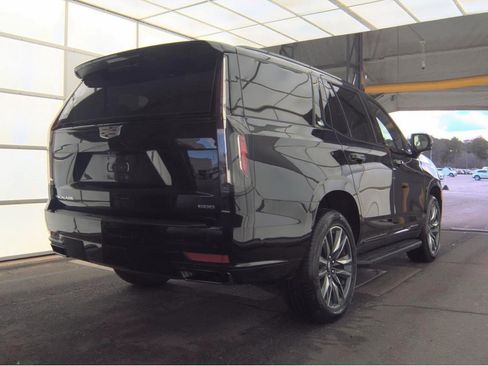 Used 2023 Cadillac Escalade Sport image 16