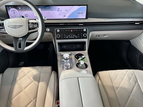 Used 2025 Genesis GV80 3.5T Prestige AWD/4WD image 11
