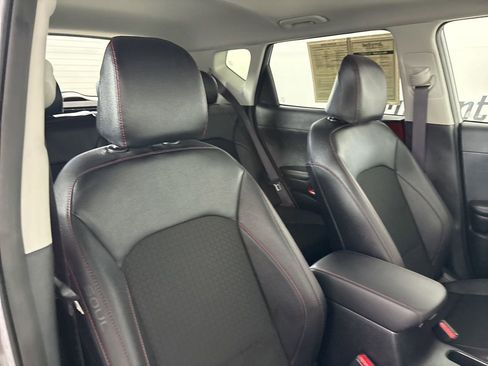Used 2025 Kia Soul GT-Line w/ GT-Line Technology Package image 29