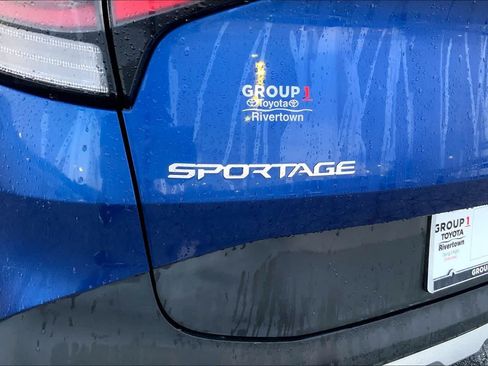 Used 2024 Kia Sportage EX FWD image 28