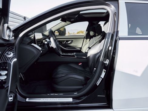 Used 2023 Mercedes-Benz Maybach S 680 4MATIC image 29