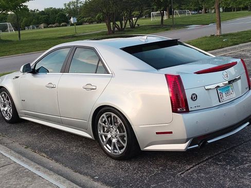 Used 2010 Cadillac CTS V RWD image 3