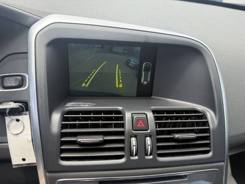Used 2016 Volvo XC60 T5 Premier w/ Proximity Package FWD image 17