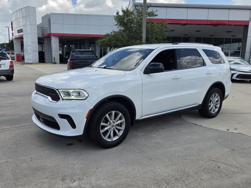 Used 2023 Dodge Durango SXT Launch Edition AWD/4WD image 2