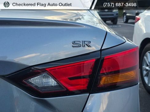 Used 2020 Nissan Altima 2.5 SR w/ Premium Package image 8