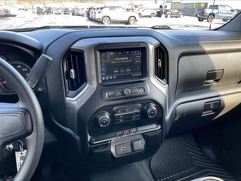 Used 2019 Chevrolet Silverado 1500 Custom w/ Custom Value Package image 17