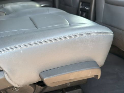 Used 2019 Buick Enclave Essence FWD image 24
