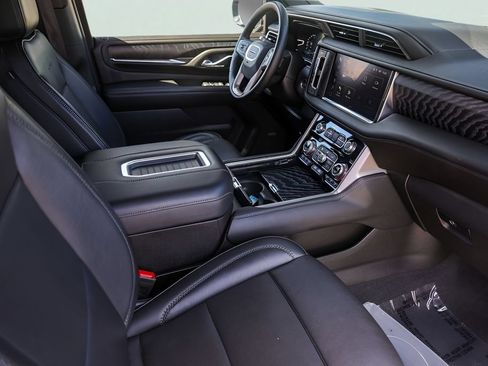 Used 2024 GMC Yukon Denali AWD/4WD image 34