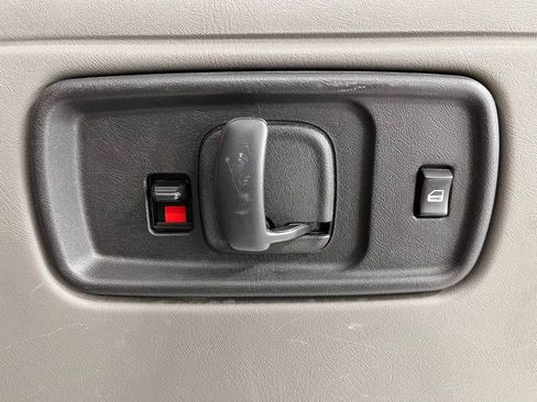 Used 2010 Chevrolet Express 2500 LT w/ LT Preferred Equipment Group RWD image 28
