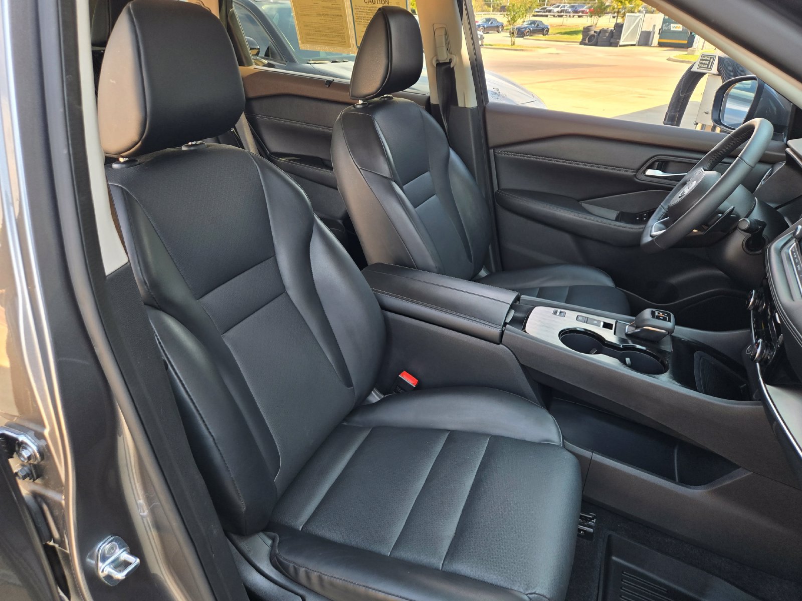 Used 2022 Nissan Rogue SV w/ SV Premium Package FWD image 24