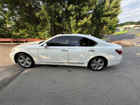 Used 2010 Lexus LS 460 RWD image 13