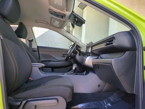 Certified 2024 Hyundai Kona SEL AWD/4WD image 11