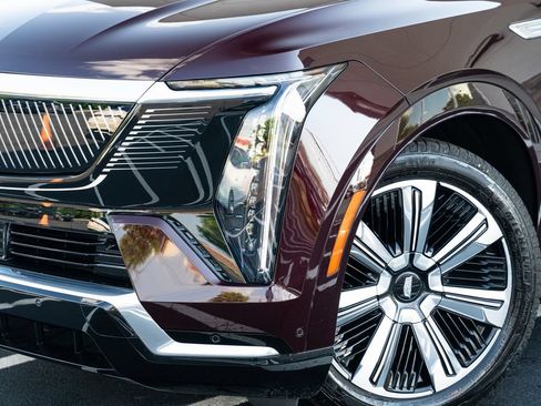 Used 2025 Cadillac Escalade IQ Luxury 2 w/ LPO, Premium Carpet Package AWD/4WD image 3