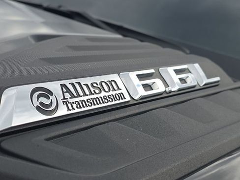 Used 2024 Chevrolet Silverado 3500 LT image 9