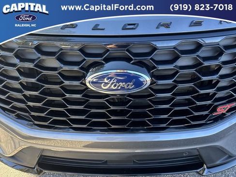 Certified 2025 Ford Explorer ST image 10