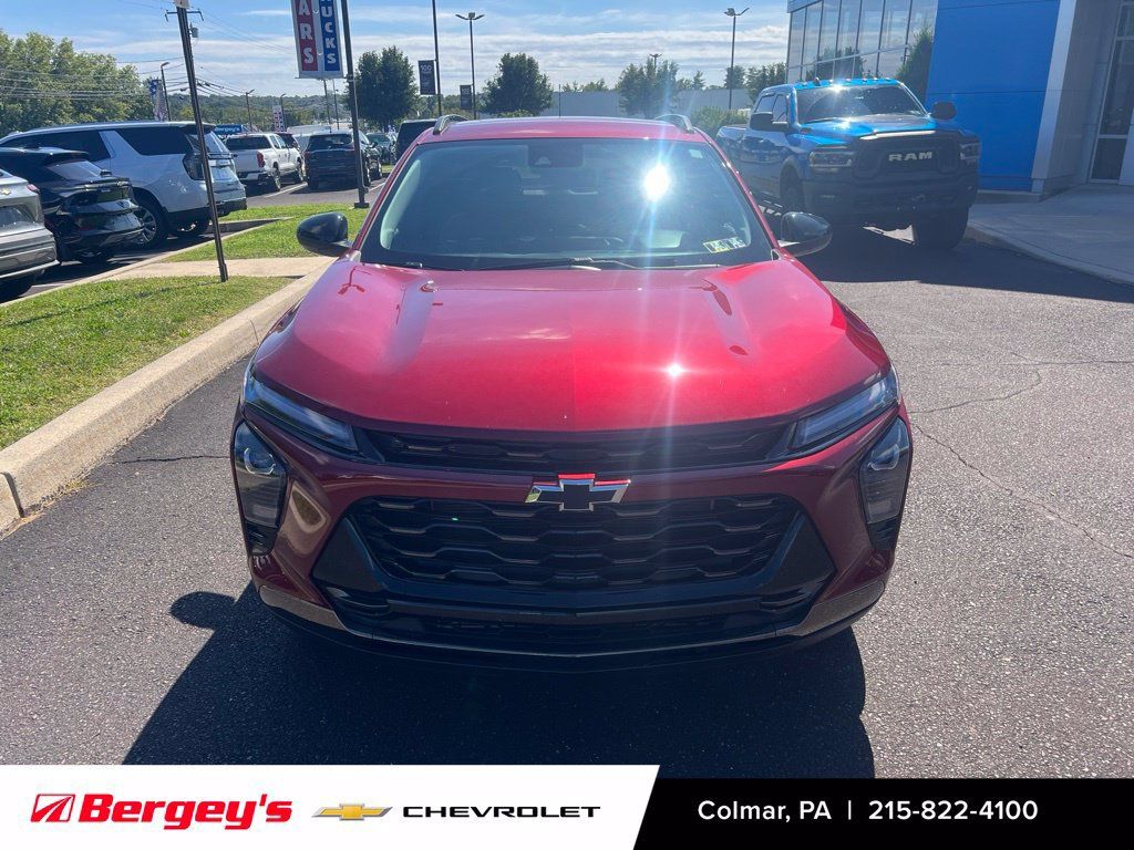 Certified 2024 Chevrolet Trax ACTIV w/ Driver Confidence Package FWD image 2