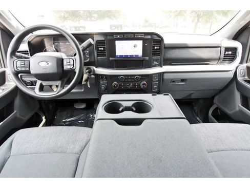 Certified 2024 Ford F250 XLT AWD/4WD image 8