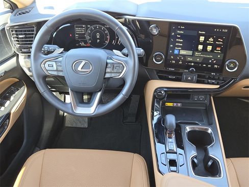Used 2025 Lexus NX 250 FWD w/ Accessory Package (Z1) image 27