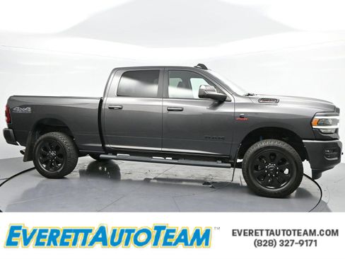 Used 2020 RAM 2500 Big Horn w/ Level 2 Equipment Group AWD/4WD image 1