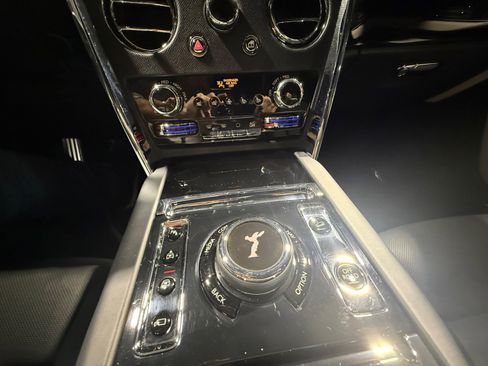 Used 2023 Rolls-Royce Cullinan image 41
