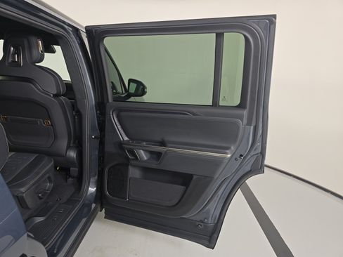 Used 2024 Rivian R1S Adventure AWD/4WD image 19