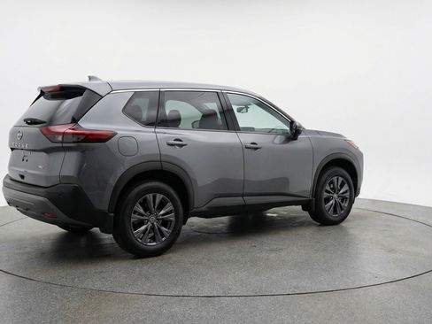 Used 2025 Nissan Rogue SV FWD image 9