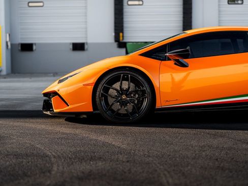 Used 2018 Lamborghini Huracan Performante image 10